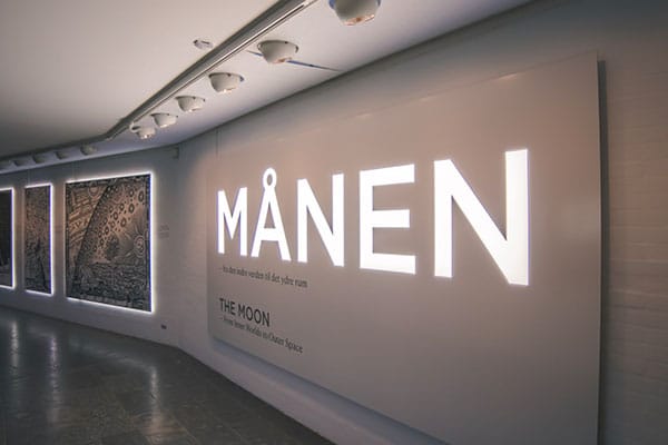Custom-Interior-Lobby-Signs-for-Offices